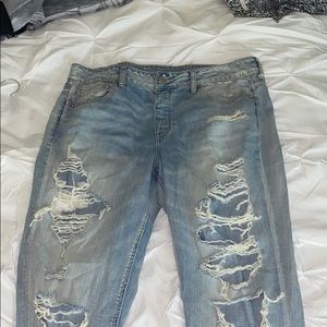 American eagle light-wash mom jeans